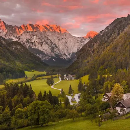 Entire Loft Close To Beautiful Logar Valley منزل للإقامة *