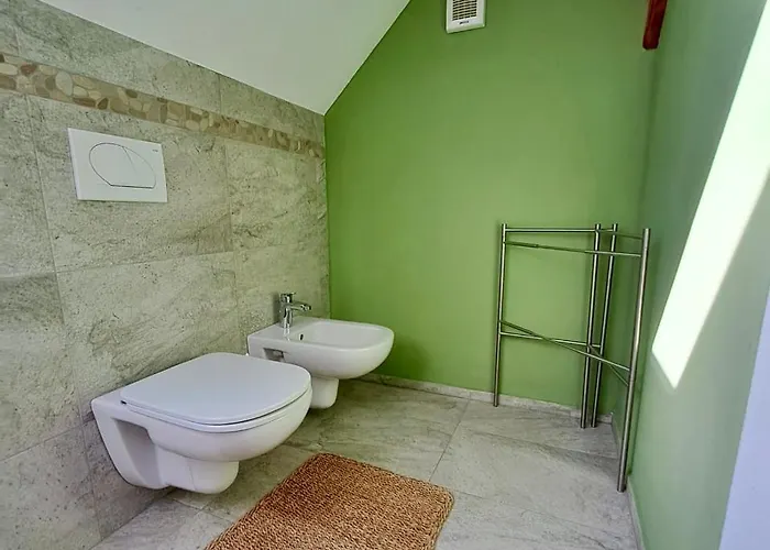 Entire Loft Close To Beautiful Logar Valley Alloggio in famiglia *